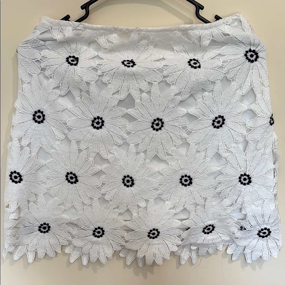Francesca’s Black and White Daisy Mini Skirt
